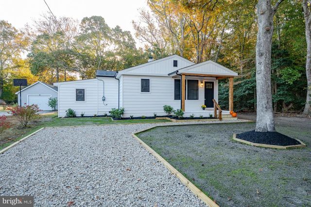 16 VIRGINIA AVE, Cape May Court House, NJ 08210