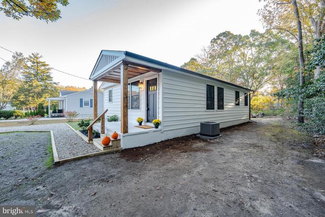 16 VIRGINIA AVE, Cape May Court House, NJ 08210