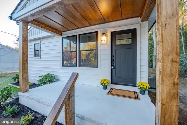 16 VIRGINIA AVE, Cape May Court House, NJ 08210