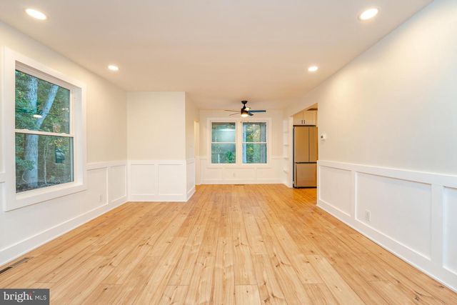 16 VIRGINIA AVE, Cape May Court House, NJ 08210