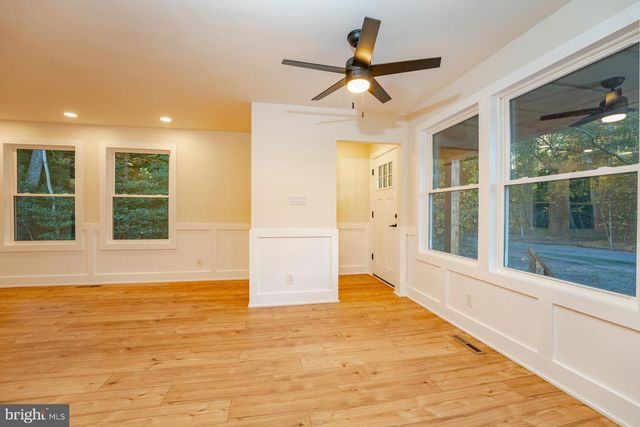 16 VIRGINIA AVE, Cape May Court House, NJ 08210