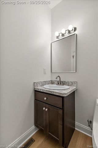 27828 Groveland Street, Madison Heights, MI 48071