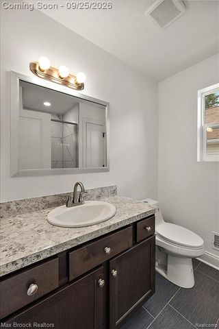 27828 Groveland Street, Madison Heights, MI 48071