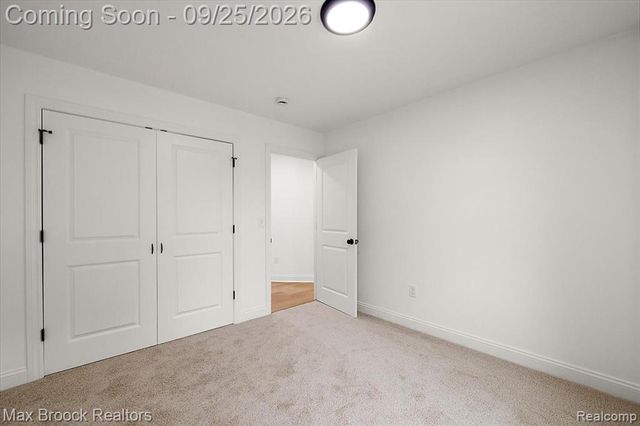 27828 Groveland Street, Madison Heights, MI 48071