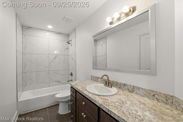 27828 Groveland Street, Madison Heights, MI 48071