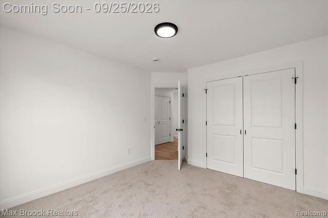 27828 Groveland Street, Madison Heights, MI 48071