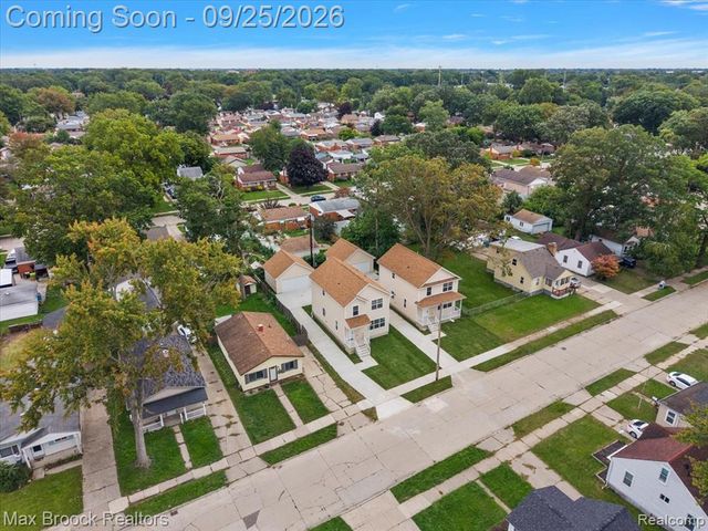 27828 Groveland Street, Madison Heights, MI 48071