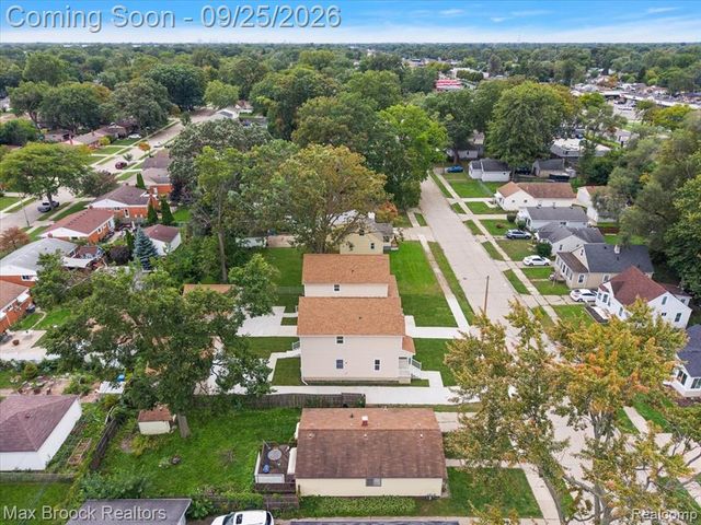 27828 Groveland Street, Madison Heights, MI 48071