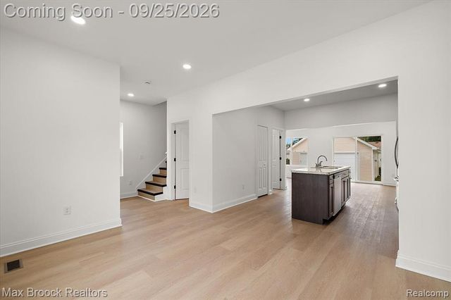27828 Groveland Street, Madison Heights, MI 48071