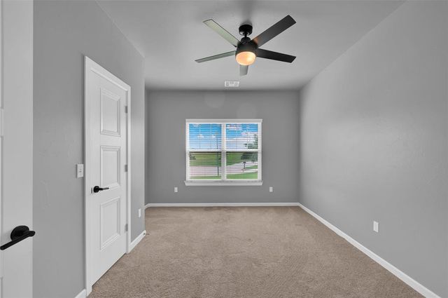 2704 Woodlawn Court, Shawnee, OK 74804