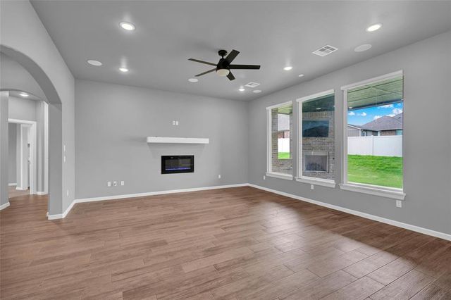 2704 Woodlawn Court, Shawnee, OK 74804