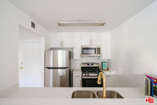 7640 Oso Avenue 217, Winnetka (los Angeles), CA 91306