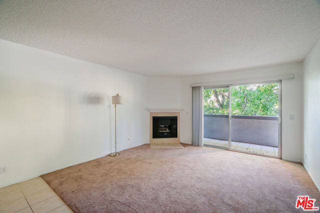 7640 Oso Avenue 217, Winnetka (los Angeles), CA 91306