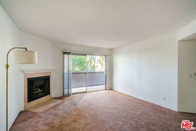 7640 Oso Avenue 217, Winnetka (los Angeles), CA 91306