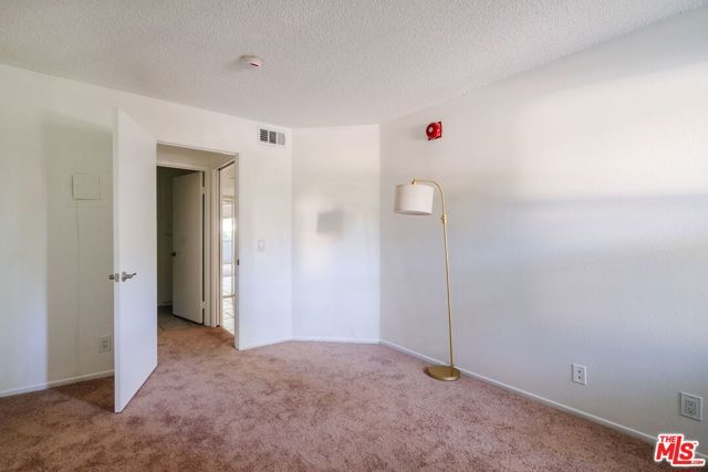 7640 Oso Avenue 217, Winnetka (los Angeles), CA 91306