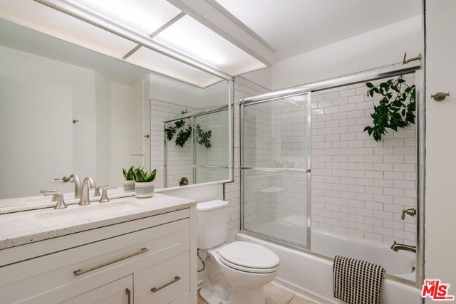 7640 Oso Avenue 217, Winnetka (los Angeles), CA 91306