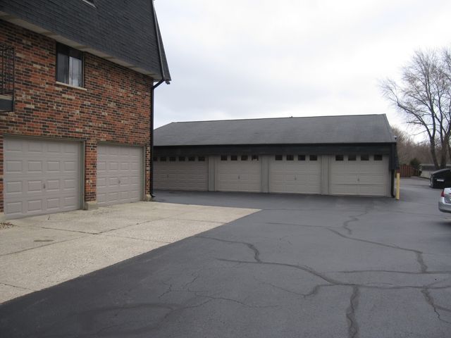 428 Cavalier Court 4, West Dundee, IL 60118