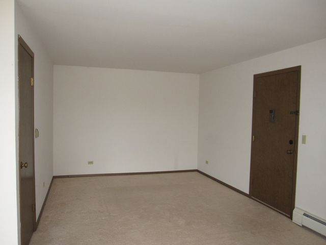 428 Cavalier Court 4, West Dundee, IL 60118