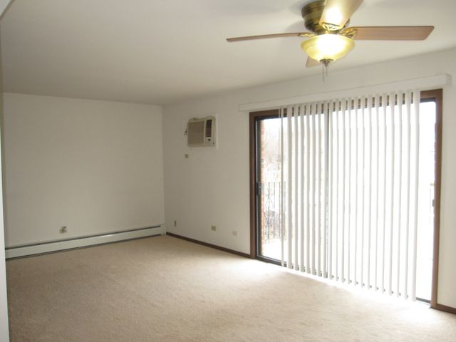 428 Cavalier Court 4, West Dundee, IL 60118