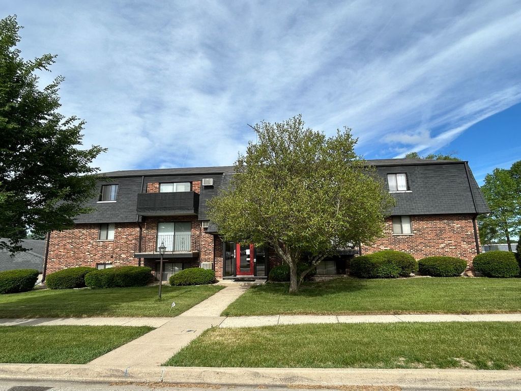 428 Cavalier Court 4, West Dundee, IL 60118