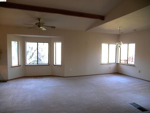 21076 Hillcroft Dr., Groveland, CA 95321