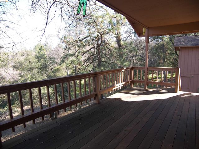 21076 Hillcroft Dr., Groveland, CA 95321