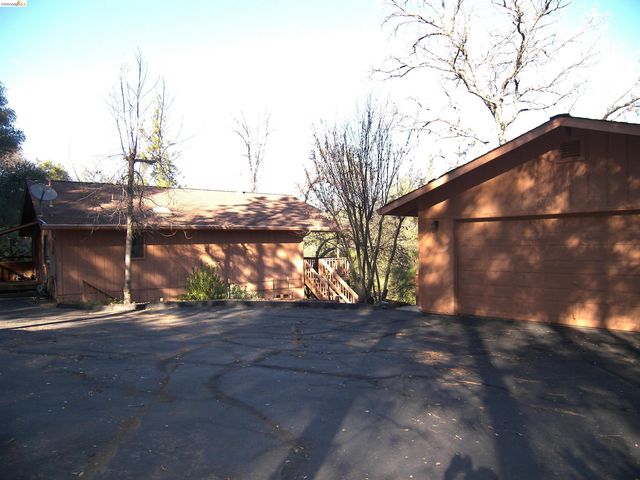 21076 Hillcroft Dr., Groveland, CA 95321