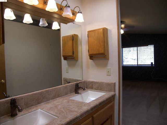 21076 Hillcroft Dr., Groveland, CA 95321