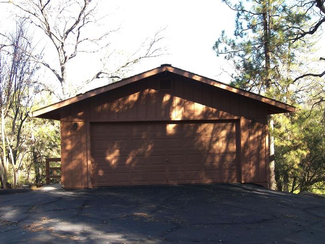 21076 Hillcroft Dr., Groveland, CA 95321