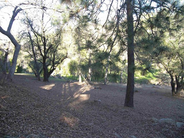 21076 Hillcroft Dr., Groveland, CA 95321