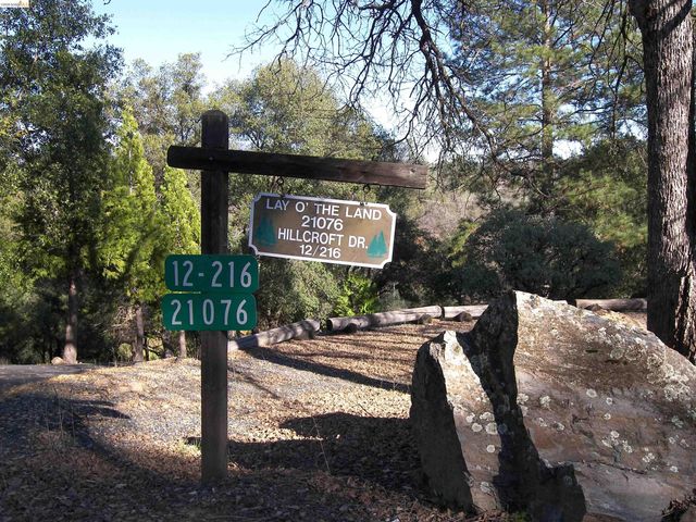 21076 Hillcroft Dr., Groveland, CA 95321