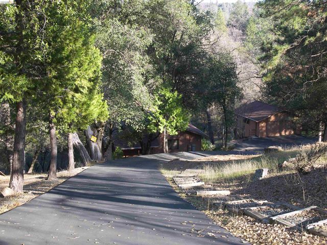 21076 Hillcroft Dr., Groveland, CA 95321