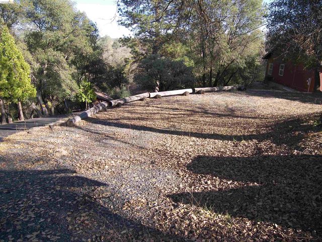 21076 Hillcroft Dr., Groveland, CA 95321