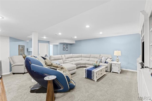 418 Fox Lair Drive, St Charles, MO 63303