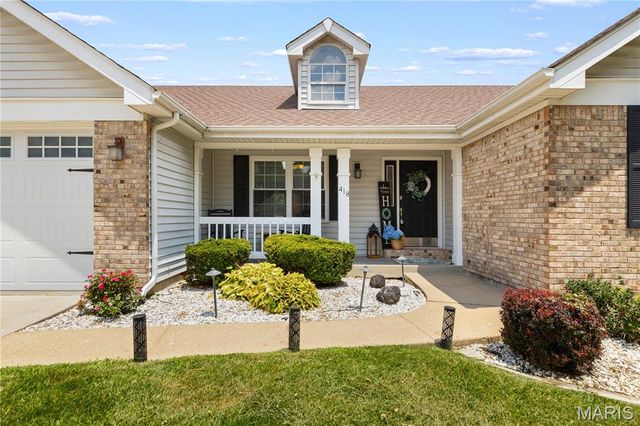 418 Fox Lair Drive, St Charles, MO 63303