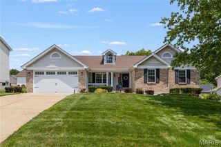 418 Fox Lair Drive, St Charles, MO 63303