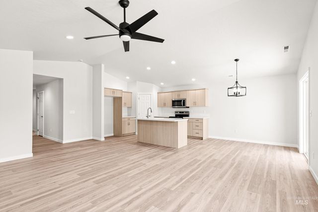 13736 Inman Ct, Caldwell, ID 83607