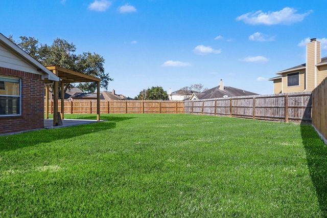 7922 Cedar View Street, Baytown, TX 77523