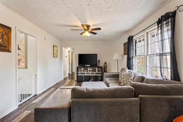 1590 Debbie SW Drive, Mableton, GA 30126