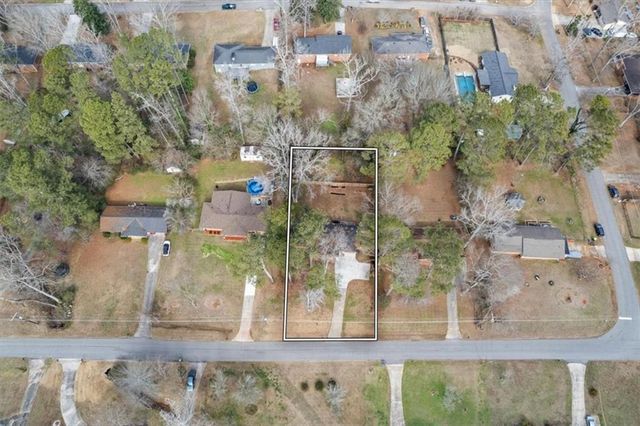 1590 Debbie SW Drive, Mableton, GA 30126