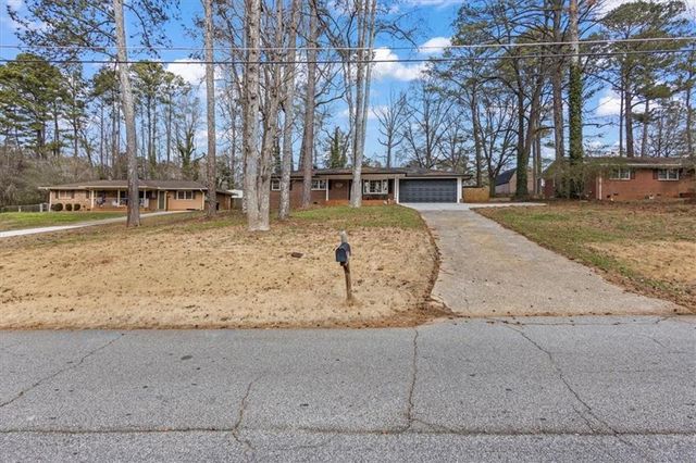 1590 Debbie SW Drive, Mableton, GA 30126