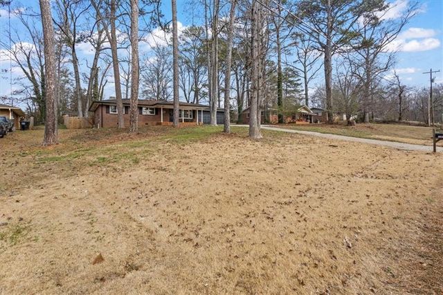 1590 Debbie SW Drive, Mableton, GA 30126