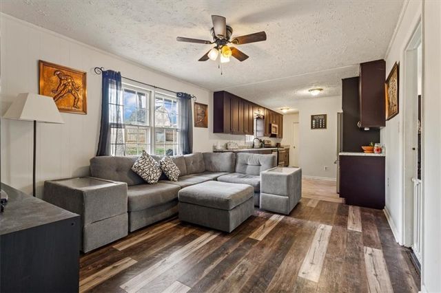 1590 Debbie SW Drive, Mableton, GA 30126