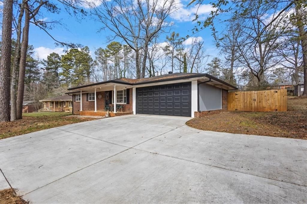 1590 Debbie SW Drive, Mableton, GA 30126