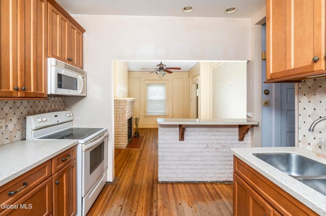 18 Fairlawn Avenue, Albany, NY 12203