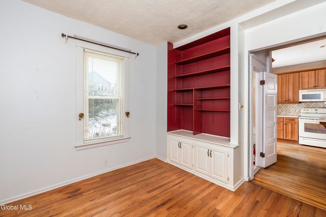 18 Fairlawn Avenue, Albany, NY 12203