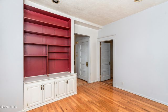 18 Fairlawn Avenue, Albany, NY 12203