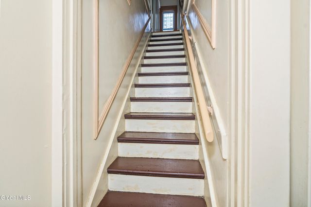 18 Fairlawn Avenue, Albany, NY 12203