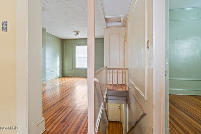 18 Fairlawn Avenue, Albany, NY 12203