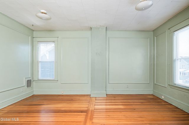 18 Fairlawn Avenue, Albany, NY 12203